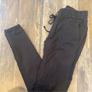 PACSUN YOUTH BOYS black size  small.